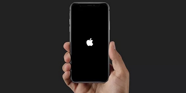 iphone 11 stuck on apple logo